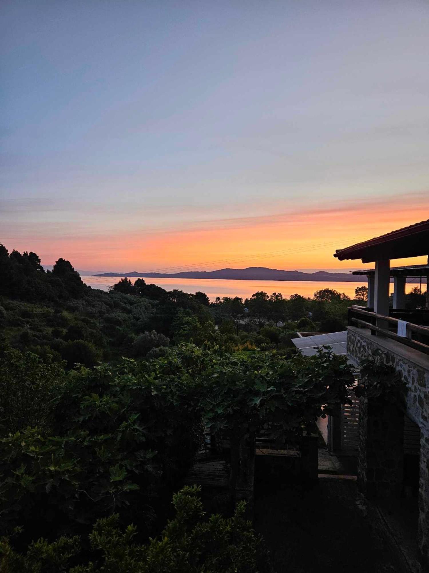 Stone Villas Nea Roda Bagian luar foto