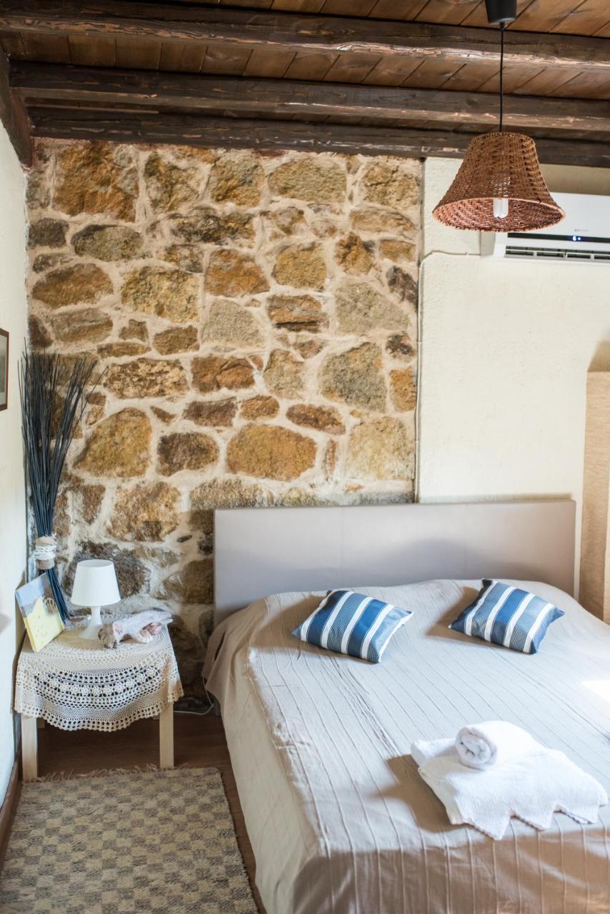Stone Villas Nea Roda Bagian luar foto