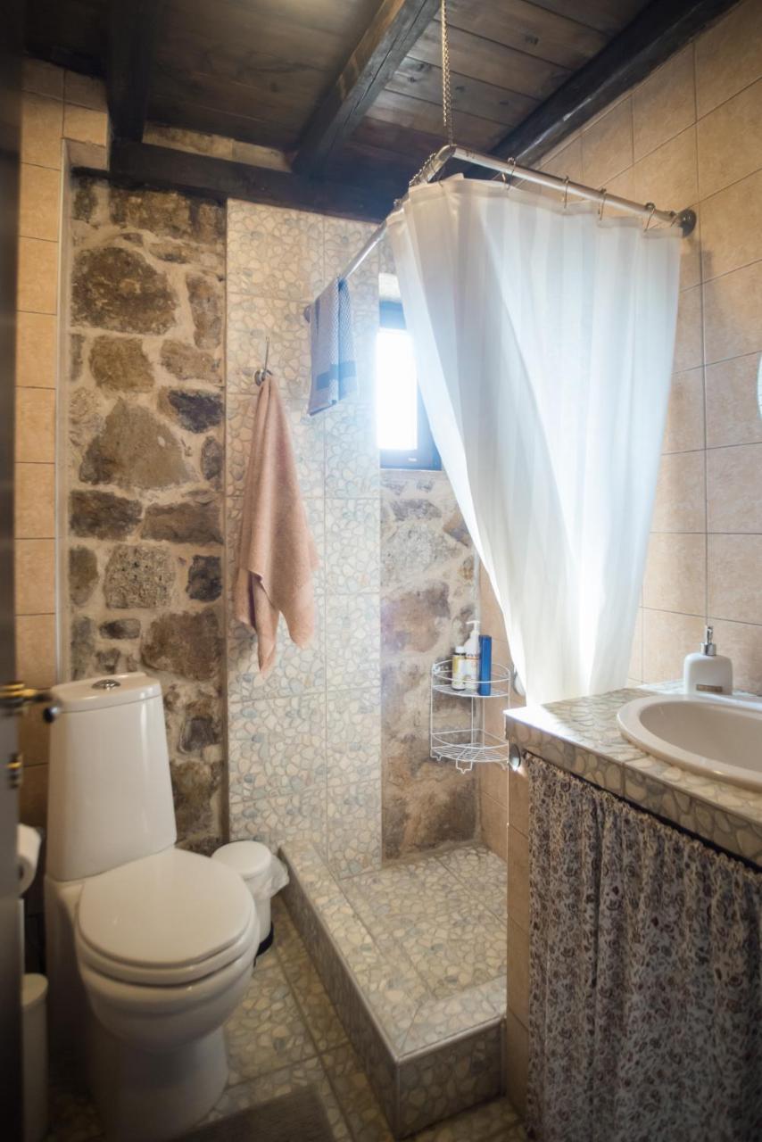 Stone Villas Nea Roda Bagian luar foto